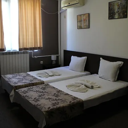 Lazur Konukevi